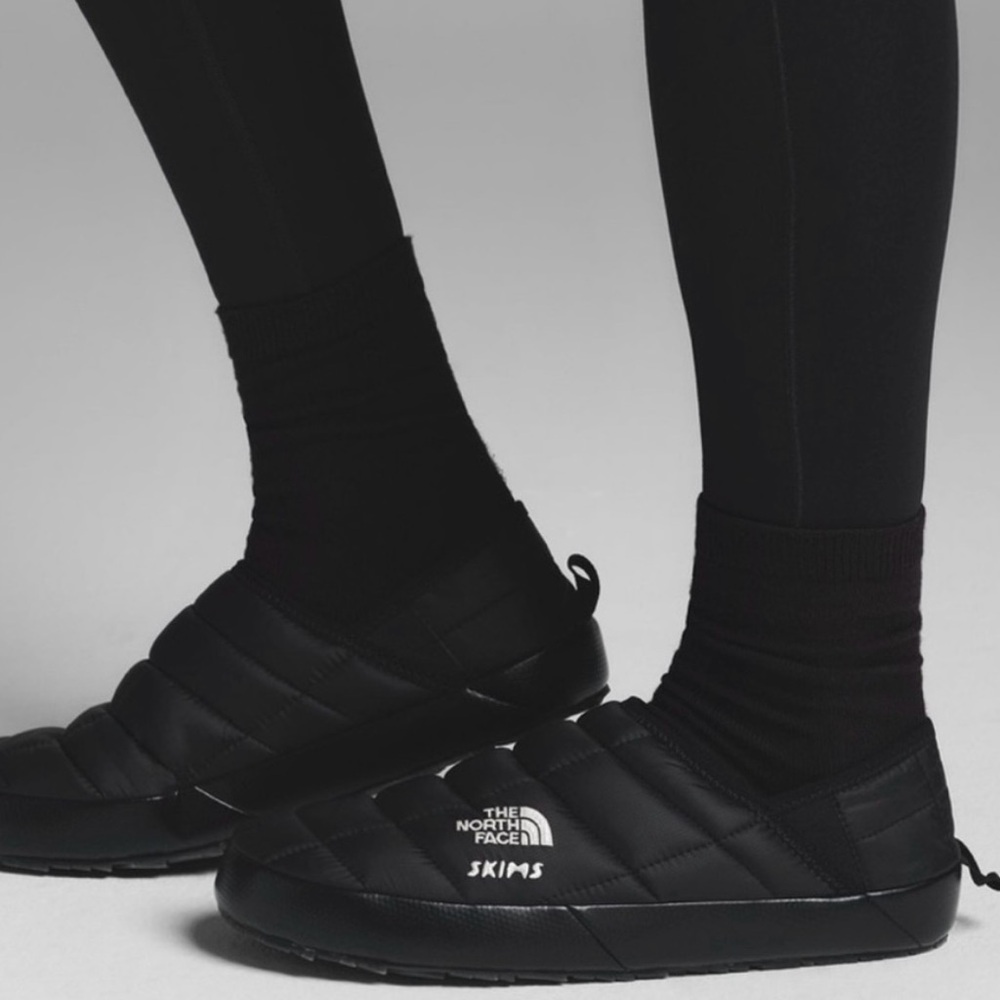 North face x Skims THERMOBALL TRACTION MULES V